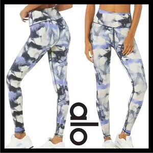 ALO YOGA Women’s Vapor High-Waist Graffiti Tie Dye Legging Size (M) Like NEW